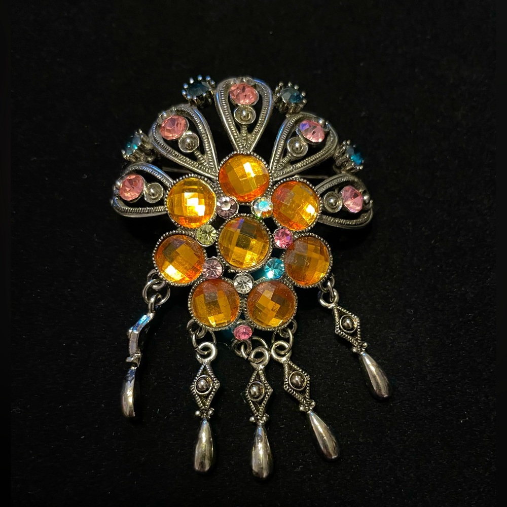 Vintage Beautiful Signed BARA Rhinestones Brooch